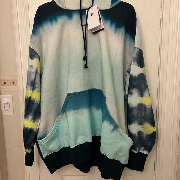 Nike Women's Artist Collection hoodie and leggings - Picture 2 of 5